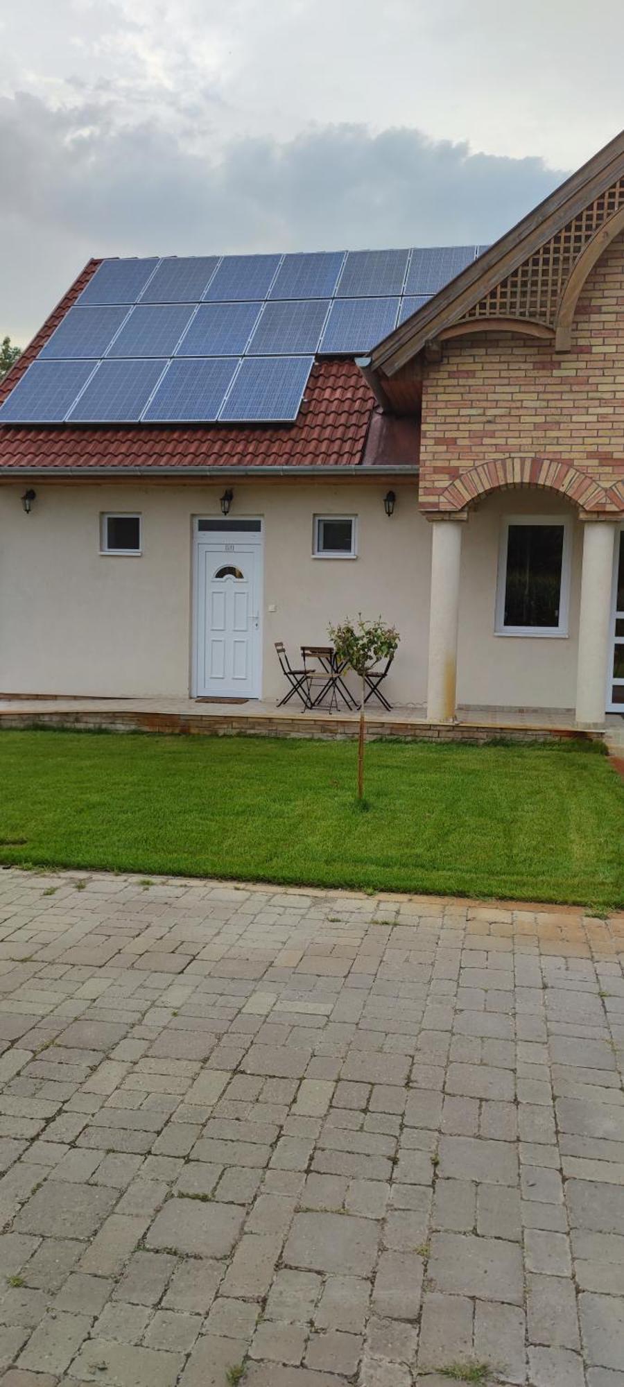 Village Garden Family Guest House Tiszakanyár Room photo