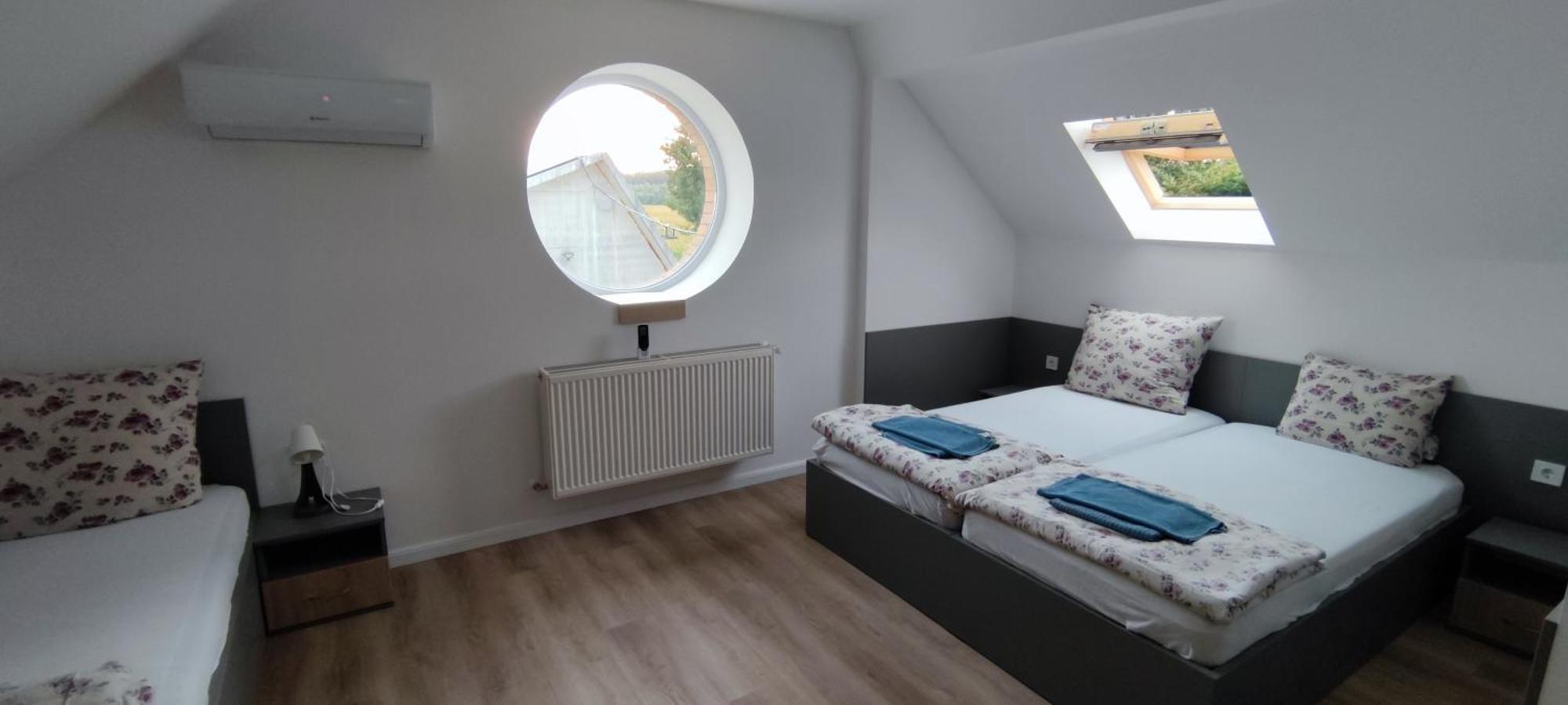 Village Garden Family Guest House Tiszakanyár Room photo